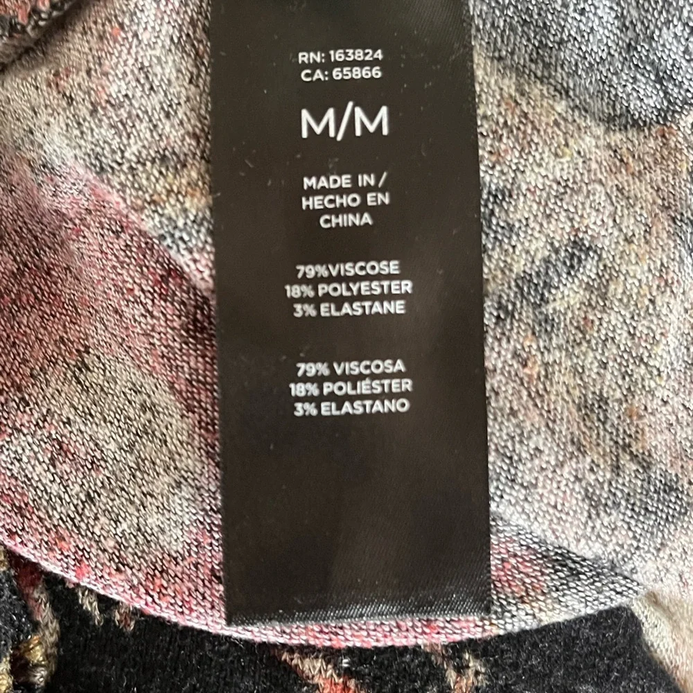Well Worn Black Floral Women's Blouse - Picture 8 of 8